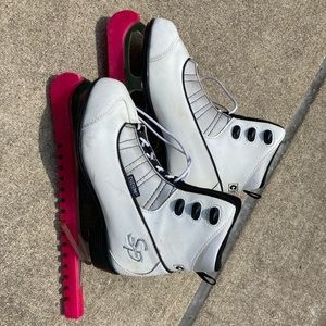 Jamie Salé and David Pelletier Ice Skates